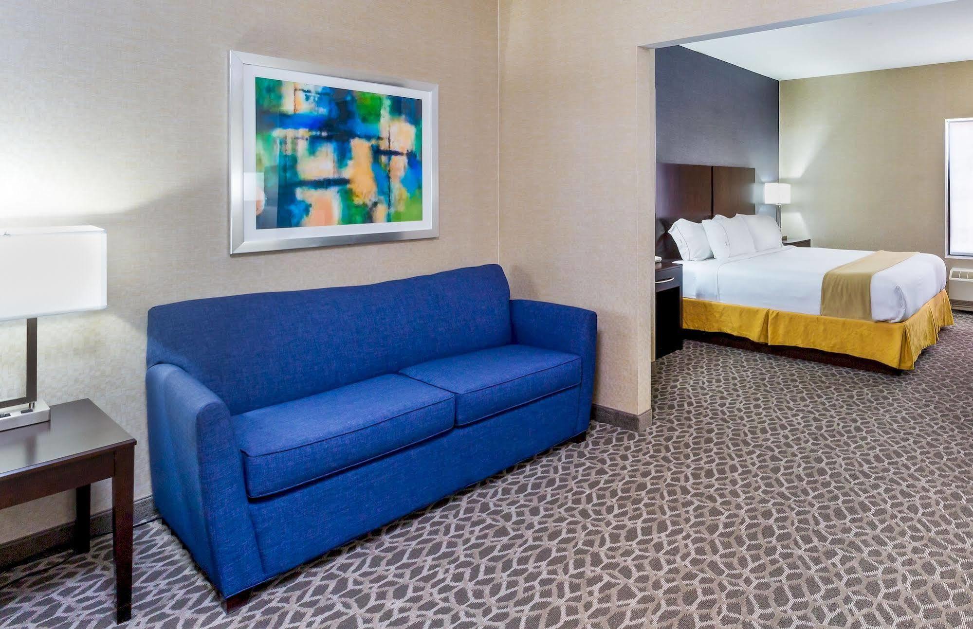 Holiday Inn Express & Suites Burlington - Mount Holly, An Ihg Hotel Westampton Exterior photo