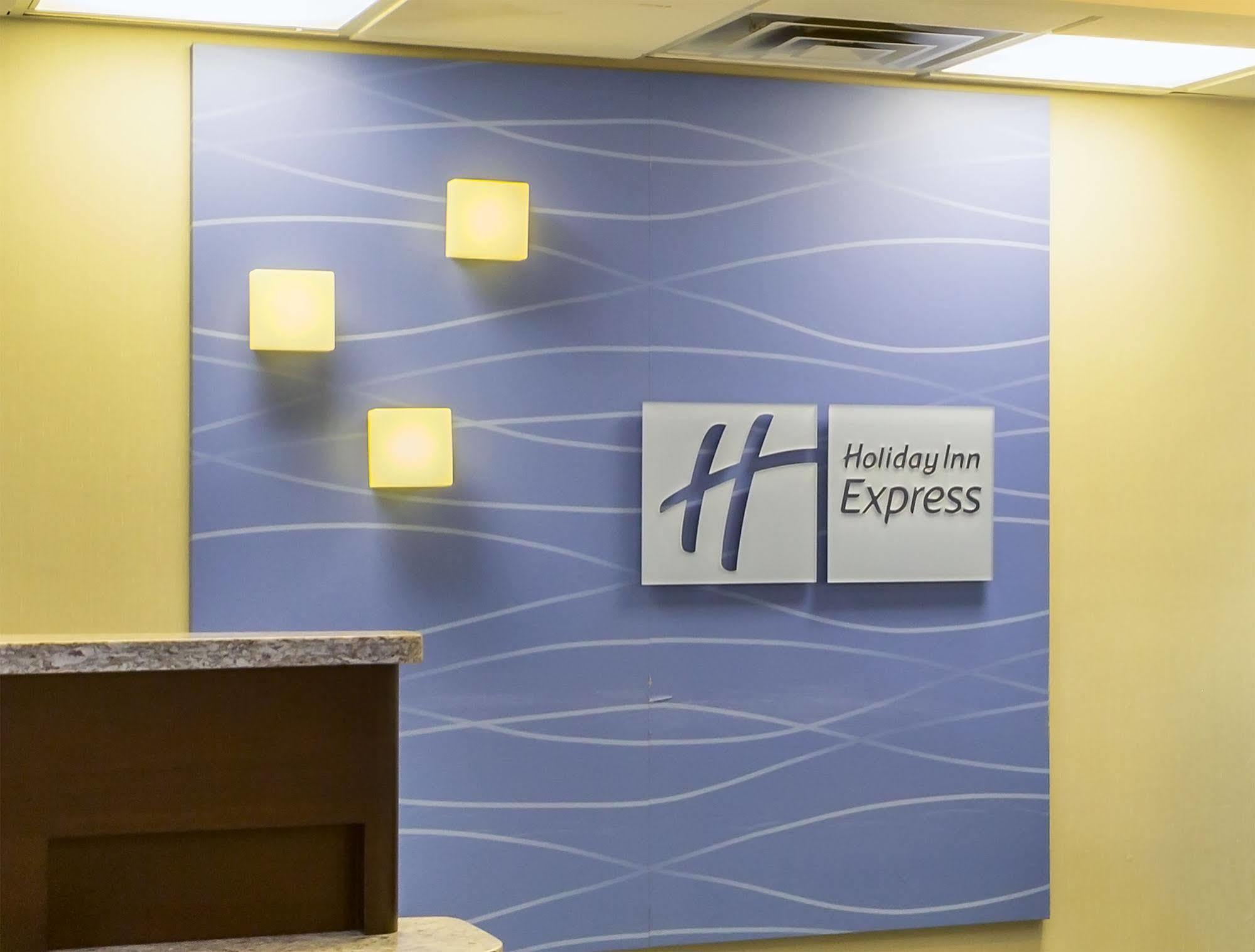 Holiday Inn Express & Suites Burlington - Mount Holly, An Ihg Hotel Westampton Exterior photo